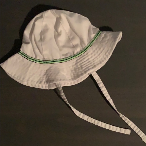 3-Piece Boys Outfit - Picture 2 of 4